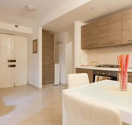 Sunny Flat Apartment Rome